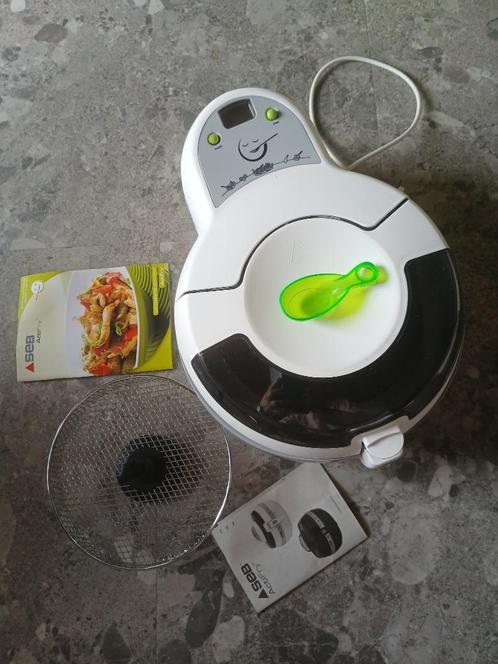 Hete lucht friteuse met bijpassend snackmandje en kookboekje, Huis en Inrichting, Keuken | Keukenbenodigdheden, Ophalen