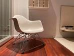 Perfecte Eames Plastic Armchair LAR van Charles & Ray Eames, Ophalen