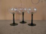 3 wijnglazen met groene voet hoogte 14 cm, Verzamelen, Glas en Drinkglazen, Ophalen of Verzenden