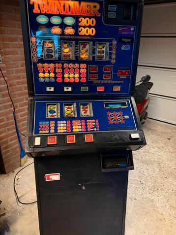 Twintimer barcrest gokkast  beschikbaar voor biedingen