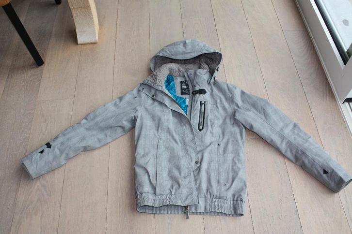 kledingpakket voor dames: jassen en vesten maat M, Kleding | Dames, Dames-kledingpakketten, Zo goed als nieuw, Maat 38/40 (M)