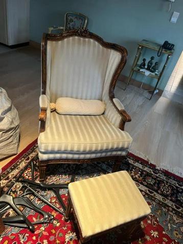 antieke salon , zetels  beschikbaar voor biedingen