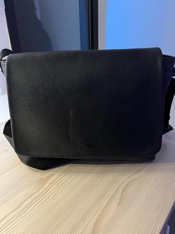 Schoudertas Emporio Armani heren, Ophalen of Verzenden, Zo goed als nieuw, Zwart, Leer