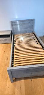 1 persoonsbed - 90x200 + lattenbodem & nachtkastje, Huis en Inrichting, Slaapkamer | Bedden, Ophalen, 90 cm, Eenpersoons, Zo goed als nieuw