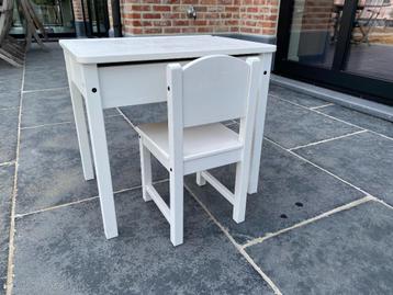 kinderbureau + stoeltje beschikbaar voor biedingen