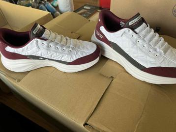 Skechers slip ins beschikbaar voor biedingen