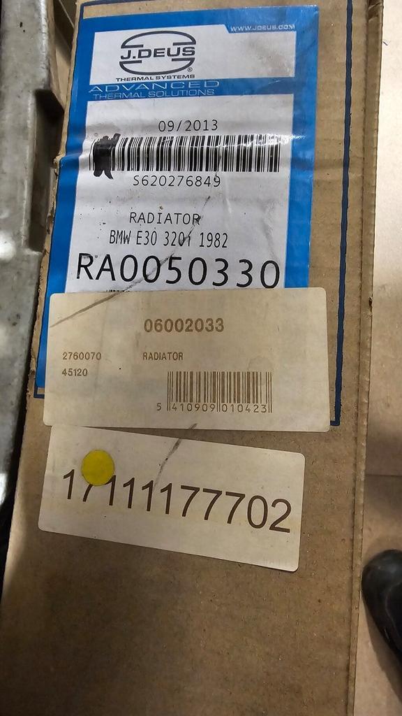 Radiateur 450x375x25 MM schakel BMW 3 serie E30 6 cyl 171111, Autos : Pièces & Accessoires, Moteurs & Accessoires, Neuf, Enlèvement ou Envoi