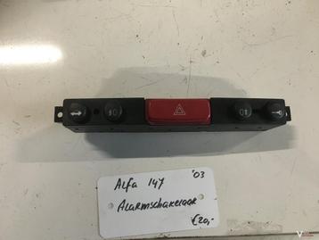 Alfa 147 1.6 16v 2003  Alarmlichtschakelaar beschikbaar voor biedingen