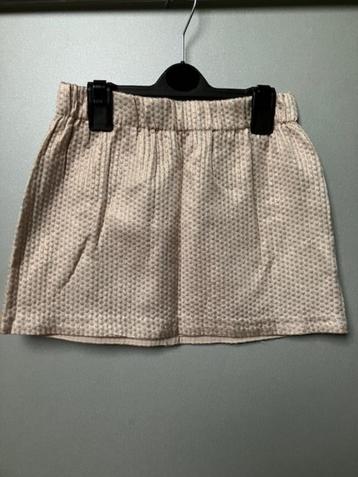 maat 122 rok goudkleurig beschikbaar voor biedingen