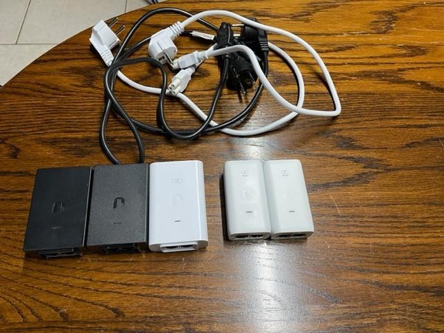 Unifi POE Adapters, Computers en Software, Netwerk switches, Zo goed als nieuw, Ophalen