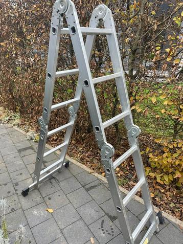 Echelle pliante en 4 parties beschikbaar voor biedingen