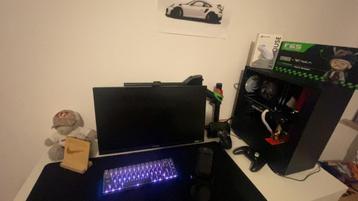 Gaming setup beschikbaar voor biedingen