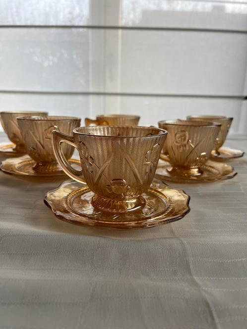 jeanette iridescent iris and herringbone marigold carnival, Antiek en Kunst, Antiek | Servies los, Ophalen of Verzenden