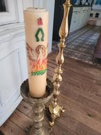 Antieke zwaar koperen kerkkandelaar met kaars, Antiek en Kunst, Ophalen of Verzenden, Koper of Brons