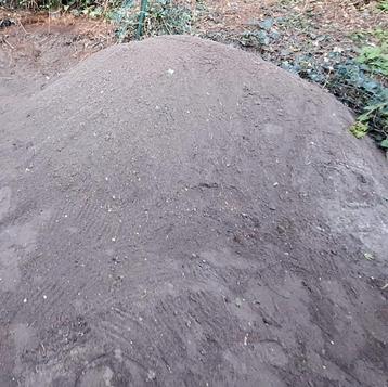 Gratis zwarte grond beschikbaar voor biedingen