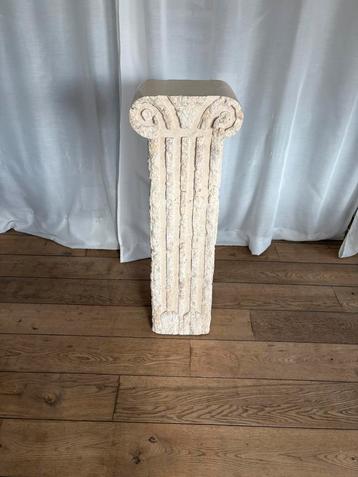 Vintage zuilen met fume glas beschikbaar voor biedingen