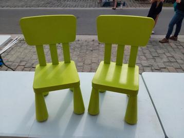 2 Ikea kinderstoelen beschikbaar voor biedingen