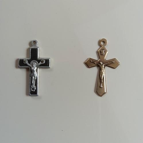 2 vintage kruisjeshangers., Handtassen en Accessoires, Kettinghangers, Zo goed als nieuw, Ophalen of Verzenden