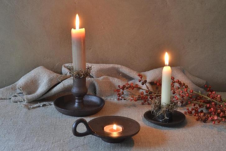 Kleine lage gietijzeren kandelaar - verschillende modellen, Huis en Inrichting, Woonaccessoires | Kandelaars en Kaarsen, Nieuw