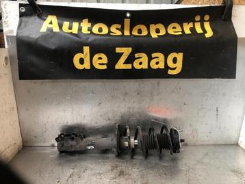 Schokdemperpoot rechts-voor van een Ford Ecosport beschikbaar voor biedingen