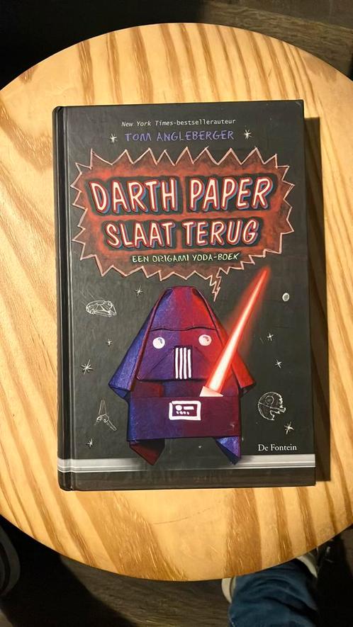 Tom Angleberger - Darth Paper slaat terug, Boeken, Kinderboeken | Jeugd | 10 tot 12 jaar, Zo goed als nieuw, Ophalen of Verzenden