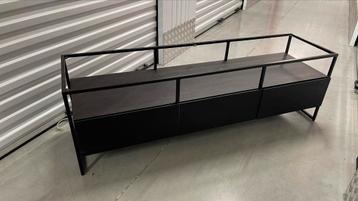 Tv meubel met glas nooit gebruikt beschikbaar voor biedingen