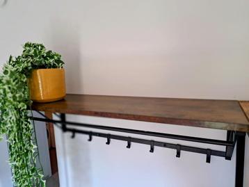 Étagère murale bois & métal avec crochets – style industriel beschikbaar voor biedingen