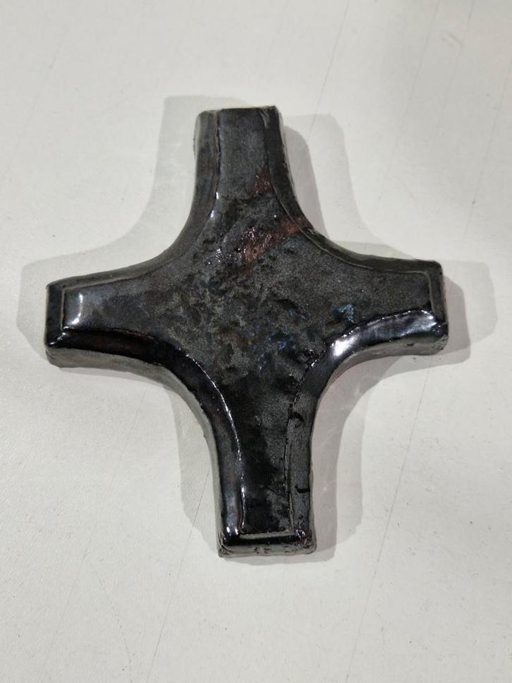 Keramiek kruis ,  keramisch kruisbeeld, Antiek en Kunst, Antiek | Keramiek en Aardewerk, Ophalen of Verzenden