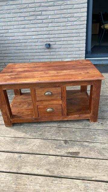 Teak houten tafel / kastje  beschikbaar voor biedingen