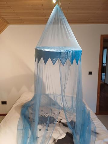 Klamboe bedhemel blauw beschikbaar voor biedingen