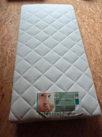 Matelas pour lit bébé ressorts ensachés 60cm x 120cm beschikbaar voor biedingen