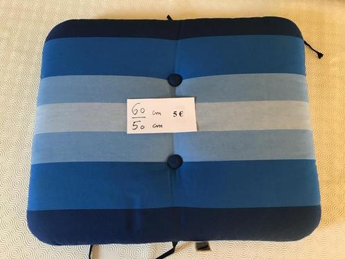 2 kussens voor gebruik bij tuinmeubelen voor 5 euro/stuk, Tuin en Terras, Tuinmeubel-accessoires, Zo goed als nieuw, Ophalen of Verzenden
