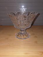 Decoratieve glazen kom op voet, Huis en Inrichting, Schaal, Nieuw, Ophalen of Verzenden, Glas