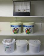 Lot de nourriture et produit contre les poux pour élevage, Ophalen