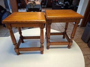 Bijzettafeltjes beschikbaar voor biedingen