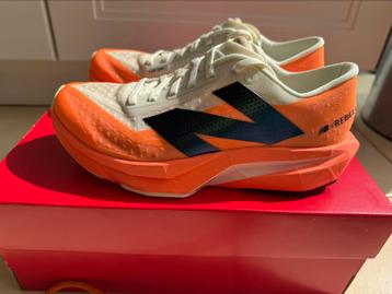 Nieuw New Balance fuelcell Rebel v4 beschikbaar voor biedingen