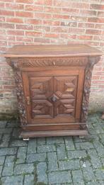 Houten antieke kastje, Ophalen