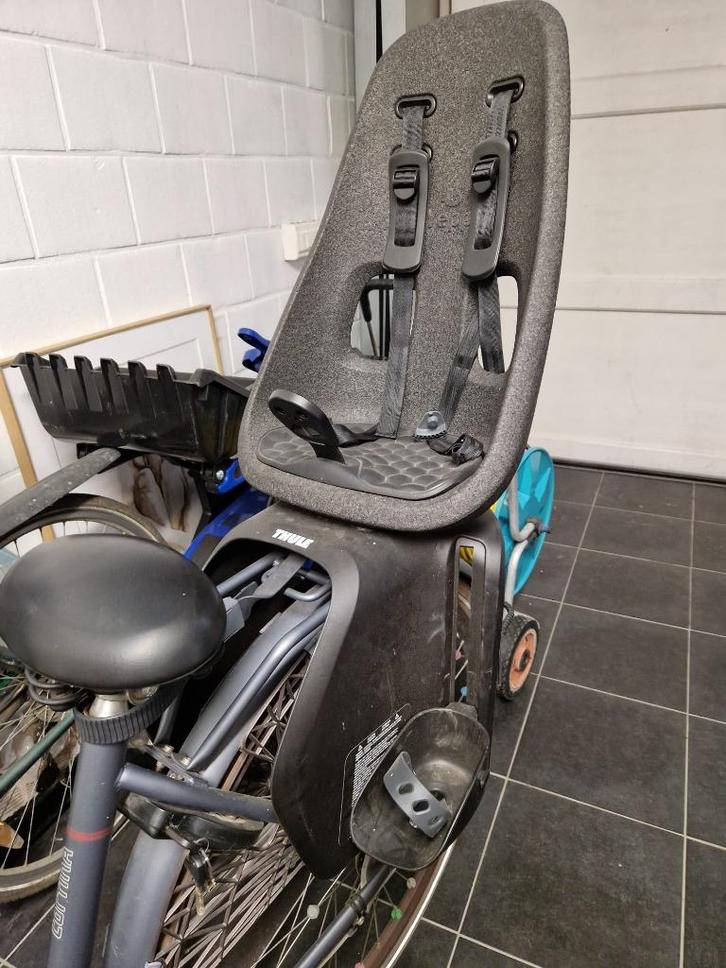 kinderzitje: Thule Yepp Nexxt 2 Maxi, Fietsen en Brommers, Fietsaccessoires | Fietsstoeltjes, Gebruikt, Achterzitje, 22 t/m 36 kg