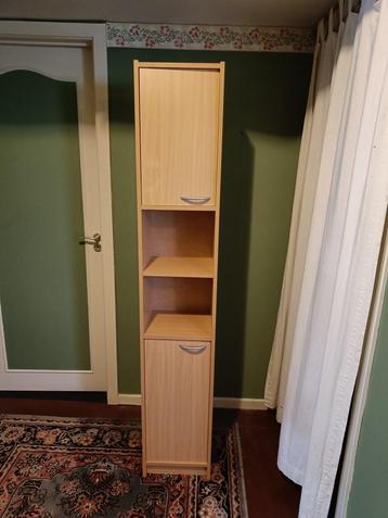 Kast beschikbaar voor biedingen