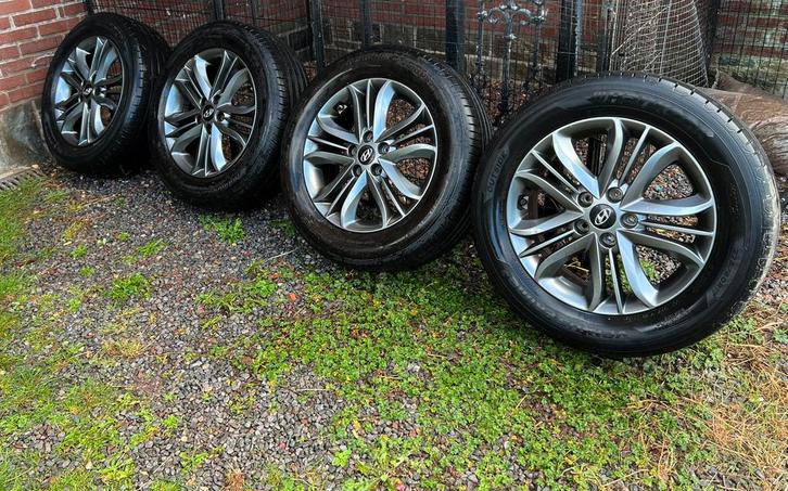 17 INCH ORIGINELE VELGEN HYUNDAI IX35 /  TUCSON  225 60 17, Auto-onderdelen, Banden en Velgen, Banden en Velgen, 17 inch, 225 mm