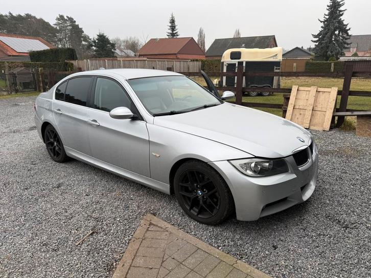 Bmw e90 325i, Autos, BMW, Entreprise, Série 3, Air conditionné, Essence, Euro 4, Berline, 4 portes, Automatique, Argent ou Gris