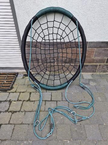 Nestschommel ovaal beschikbaar voor biedingen