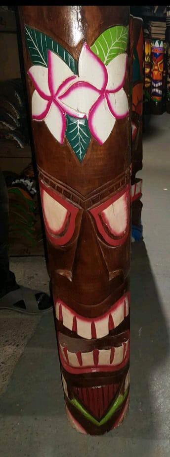 statue totem Tiki 100 cm en bois d albesia, Antiek en Kunst, Kunst | Beelden en Houtsnijwerken, Ophalen of Verzenden