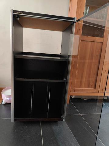 Vintage platenspelerkast Technics beschikbaar voor biedingen
