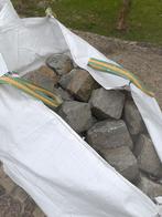 Gratis 8 bigbags grote gekuiste kasseien., Tuin en Terras, Grind, Keien en Split, Ophalen of Verzenden, Zo goed als nieuw