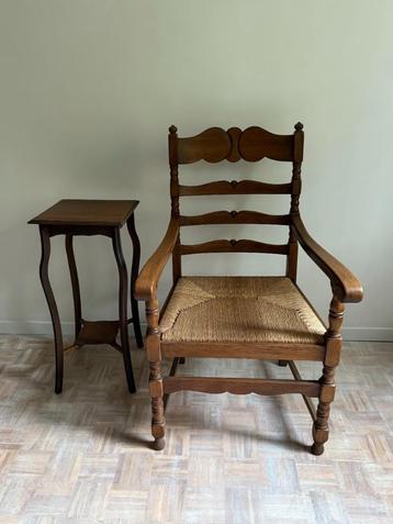 Klassieke stoel met rieten zitvlak beschikbaar voor biedingen
