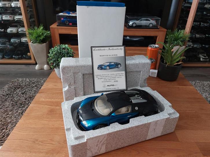 Autoart 70903 1/18 Bugatti veyron SHOWCAR Noir Bleu, Hobby & Loisirs créatifs, Voitures miniatures | 1:18, Comme neuf, Voiture