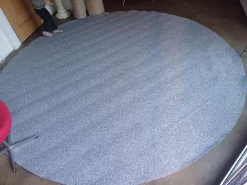 tapis rond beschikbaar voor biedingen