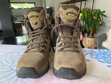 Wandelschoenen MEINDL - DAMES - WALES LADY MT 42 beschikbaar voor biedingen