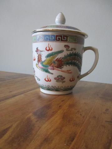 Vintage chinese theekopjes met deksel beschikbaar voor biedingen